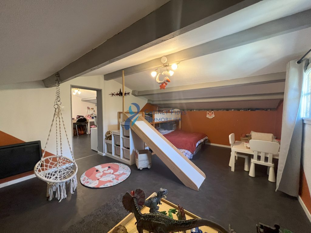 Villa 9 pièces à JANAS