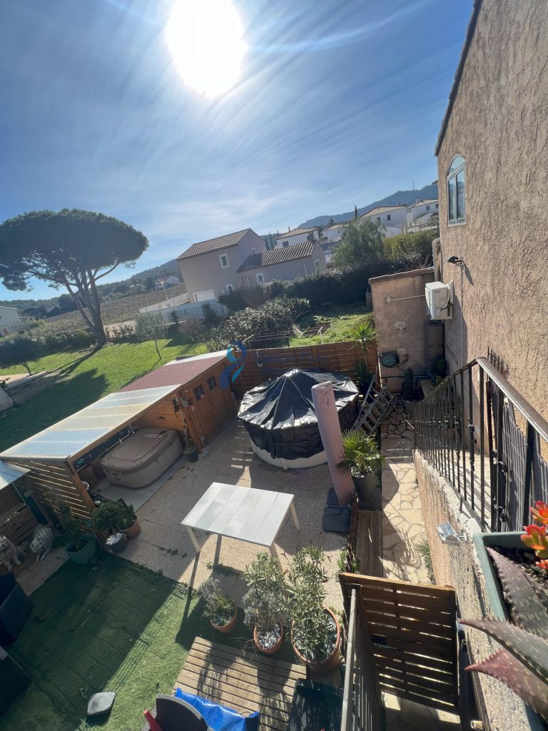 Villa 9 pièces à JANAS