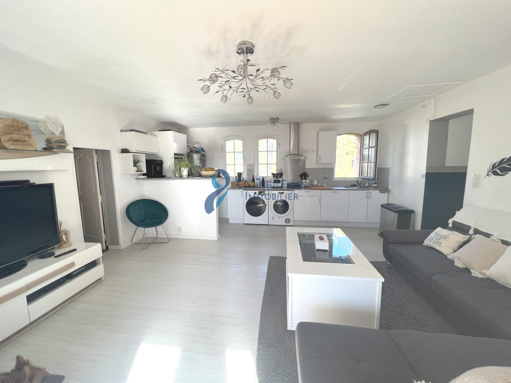 Villa 9 pièces à JANAS