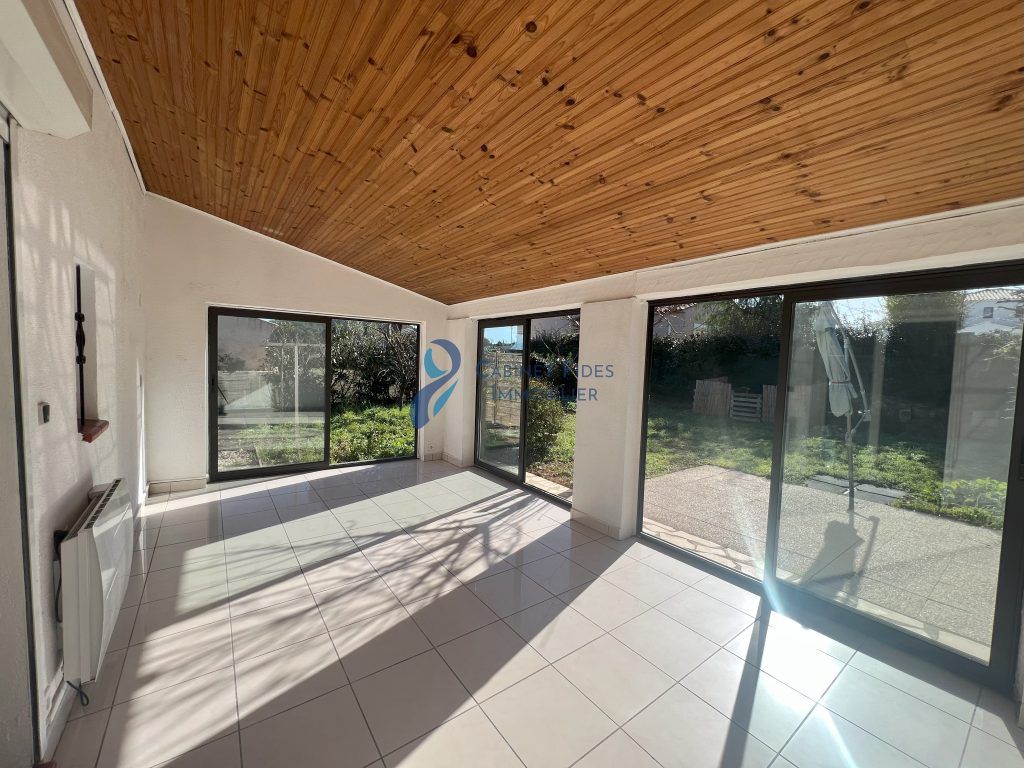 Villa 9 pièces à JANAS