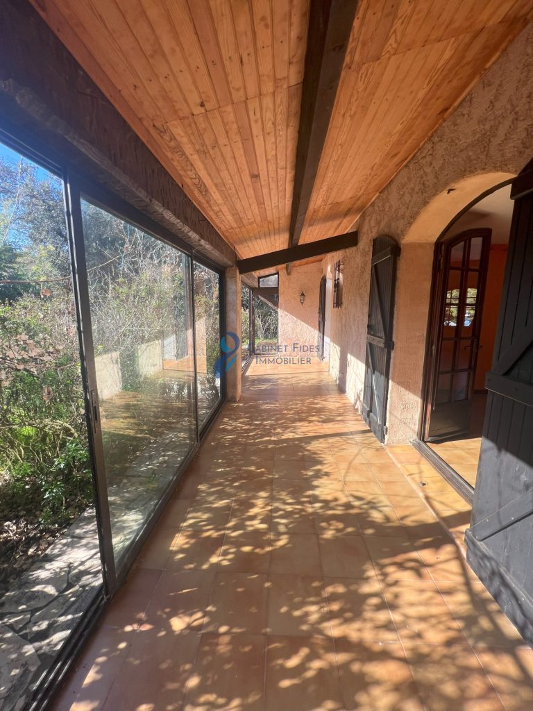 Villa 9 pièces à JANAS