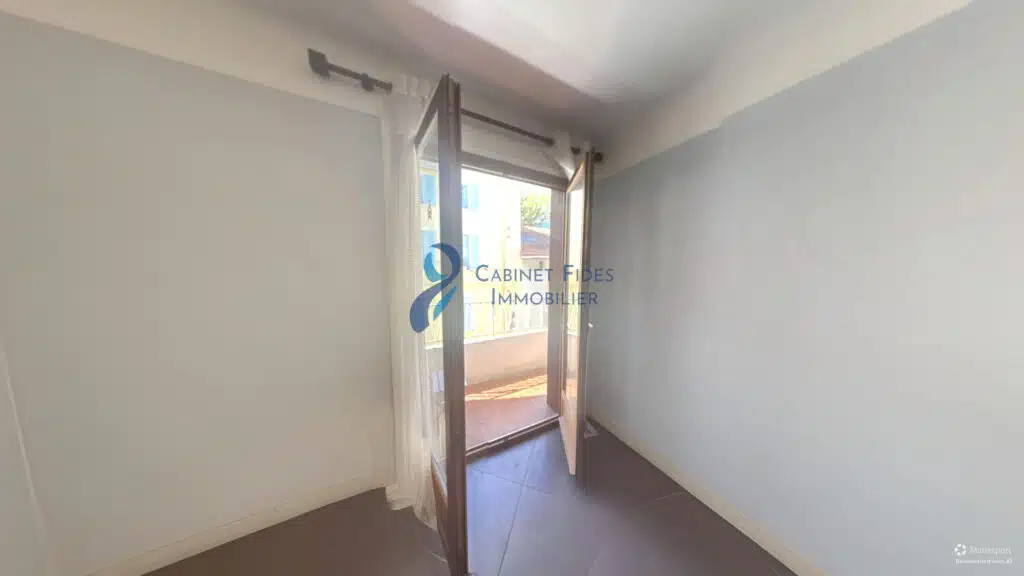 Charmant T2 lumineux   40 m2   Balcon   Quartier central La
