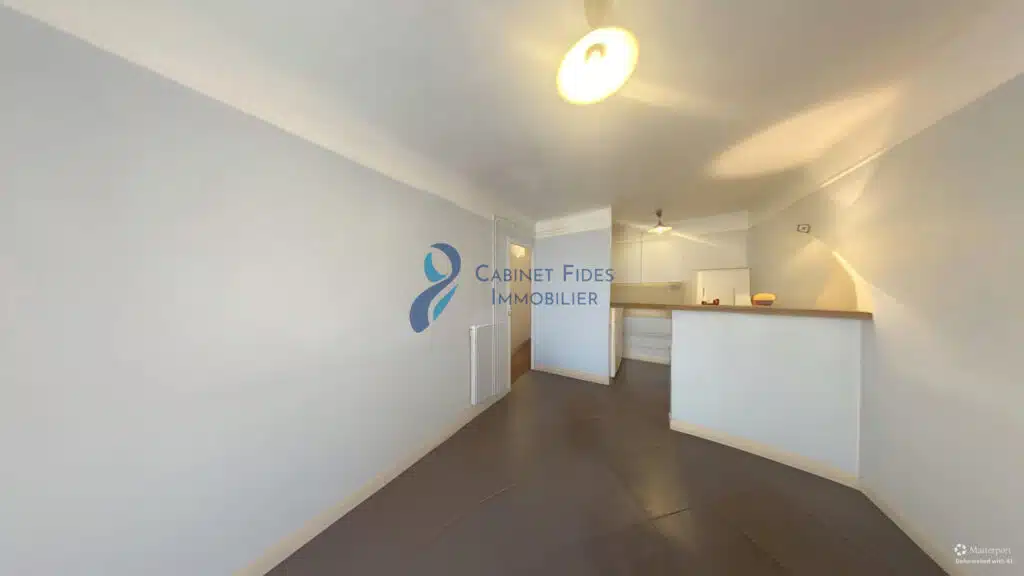 Charmant T2 lumineux   40 m2   Balcon   Quartier central La