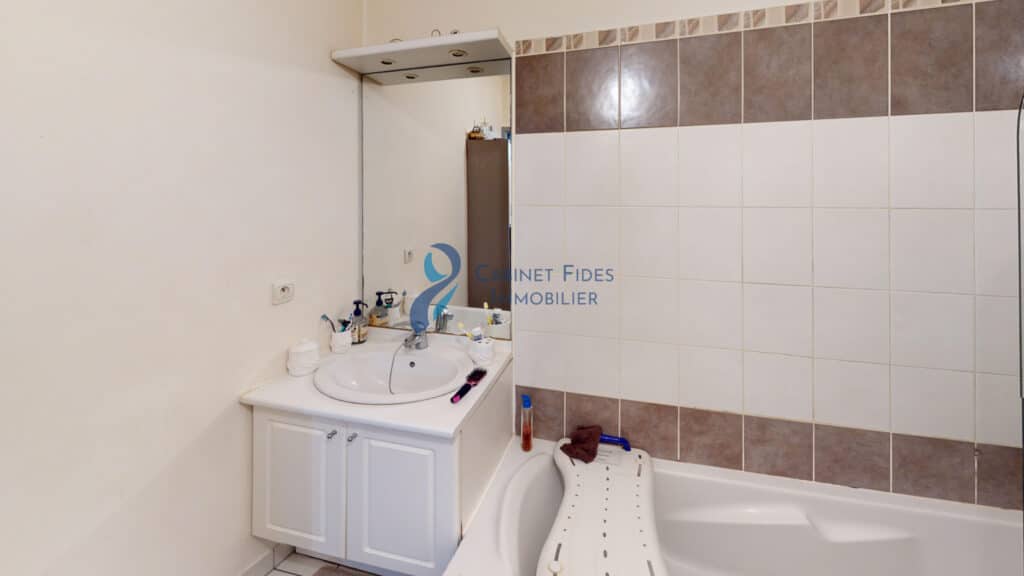 INVESTISSEUR   T3 Loué 814EUR/mois   Parking   Résidence 2010