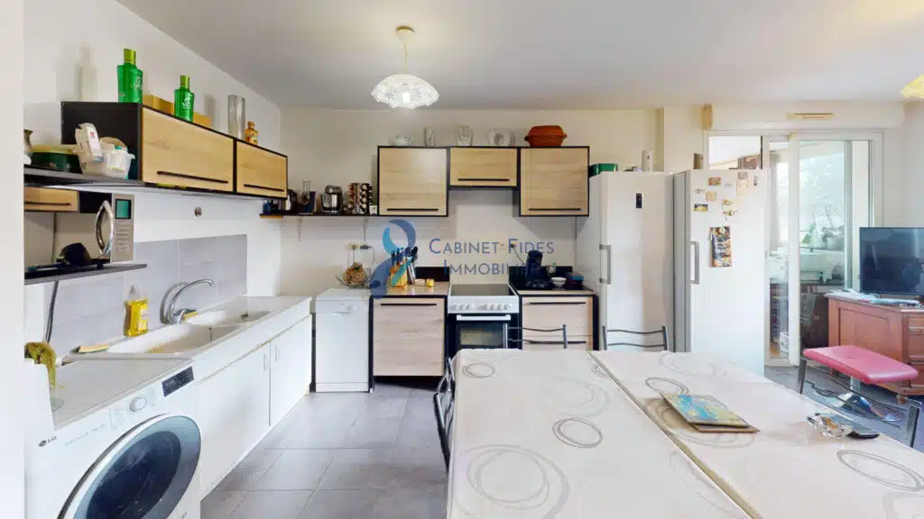 INVESTISSEUR   T3 Loué 814EUR/mois   Parking   Résidence 2010