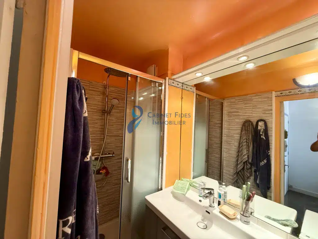 Charmant T2 lumineux   40 m2   Balcon   Quartier central La