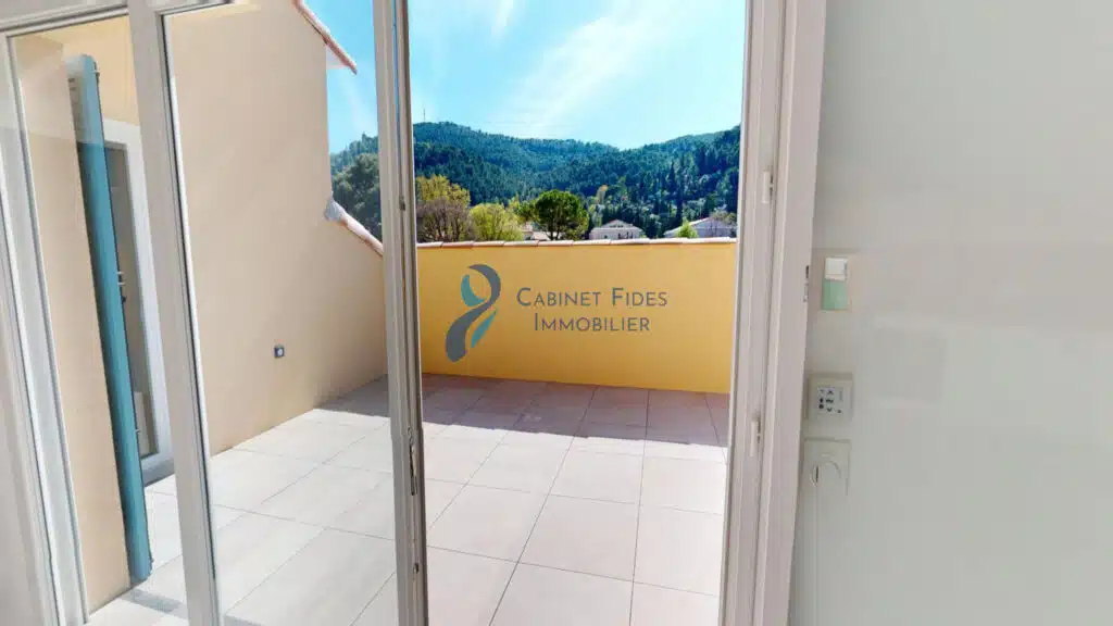 À LOUER   Magnifique T3 neuf 57 m2 au dernier étage avec ter