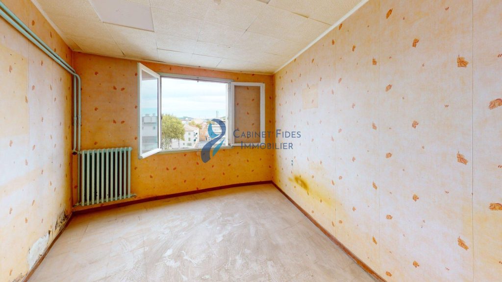 EXCLUSIVITÉ   Appartement Type 3 à rénover   Dernier étage a
