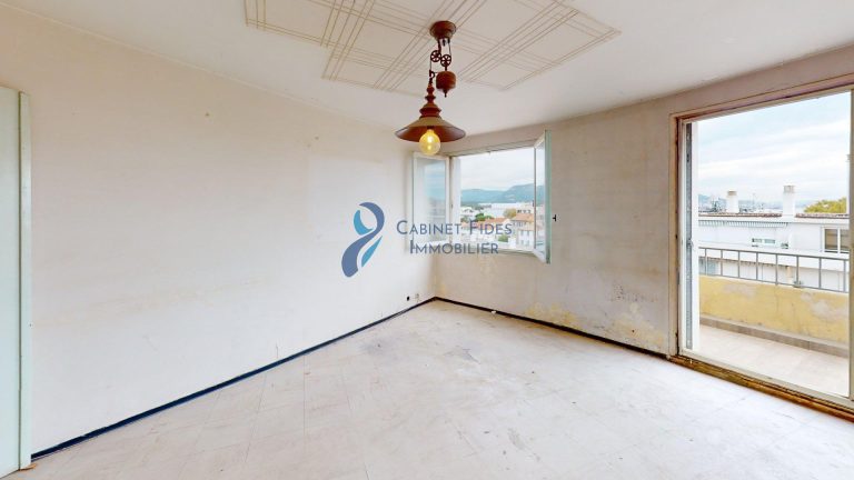 EXCLUSIVITÉ   Appartement Type 3 à rénover   Dernier étage a
