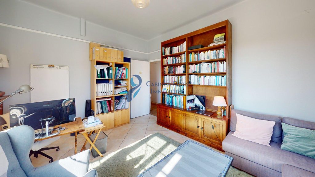 Grande maison de caractère avec volumes exceptionnels, parce