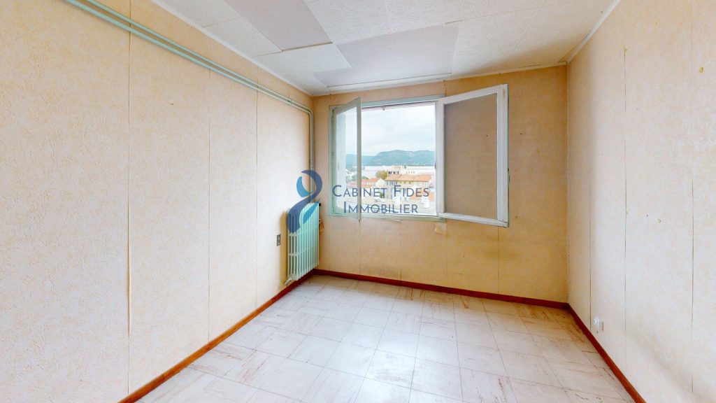 EXCLUSIVITÉ   Appartement Type 3 à rénover   Dernier étage a