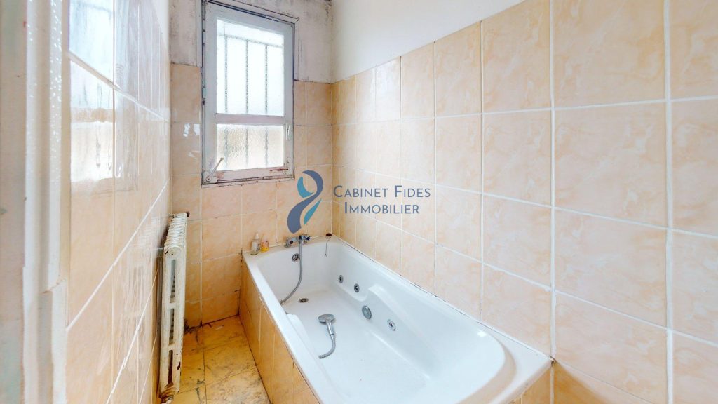 EXCLUSIVITÉ   Appartement Type 3 à rénover   Dernier étage a