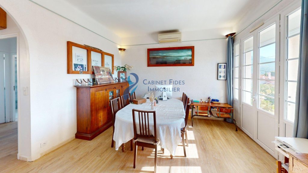 Grande maison de caractère avec volumes exceptionnels, parce